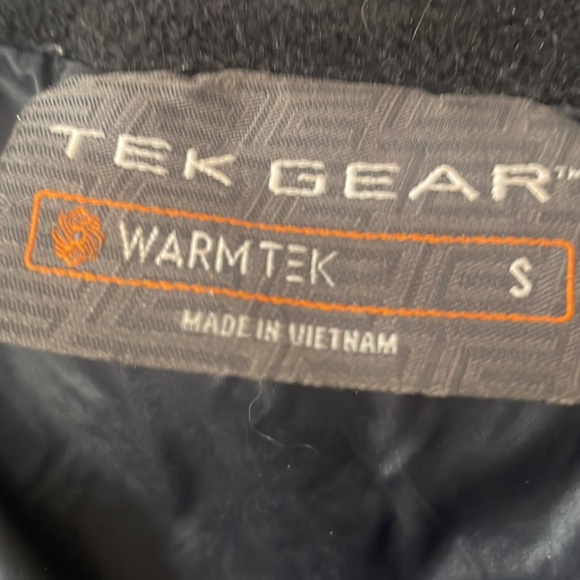 Tek Gear Warm Tek puffer coat. Super warm and cozy. Great preowned condition. - Picture 2 of 6